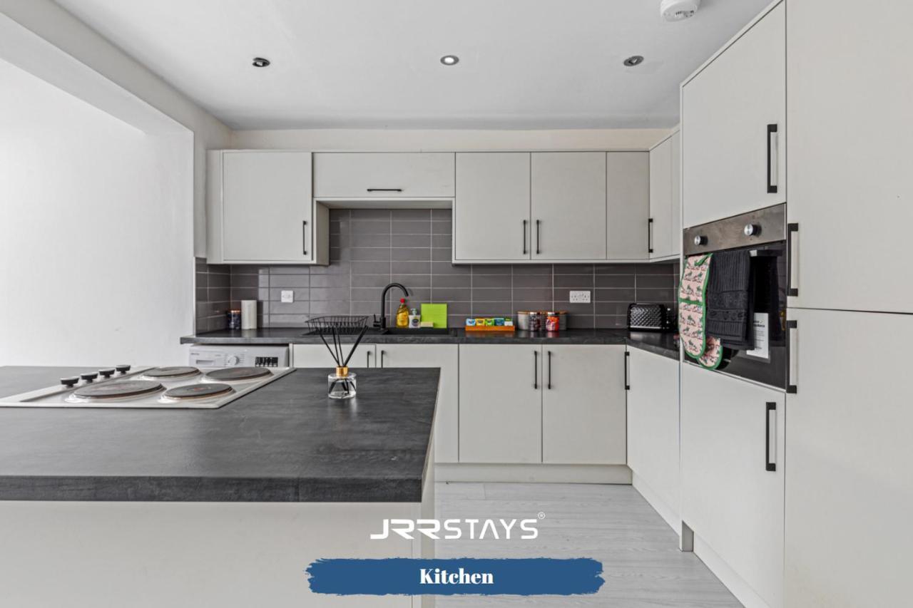 Tipton 3 Bedroom House Garden Sleeps 7 - Jrr Stays Coseley Extérieur photo